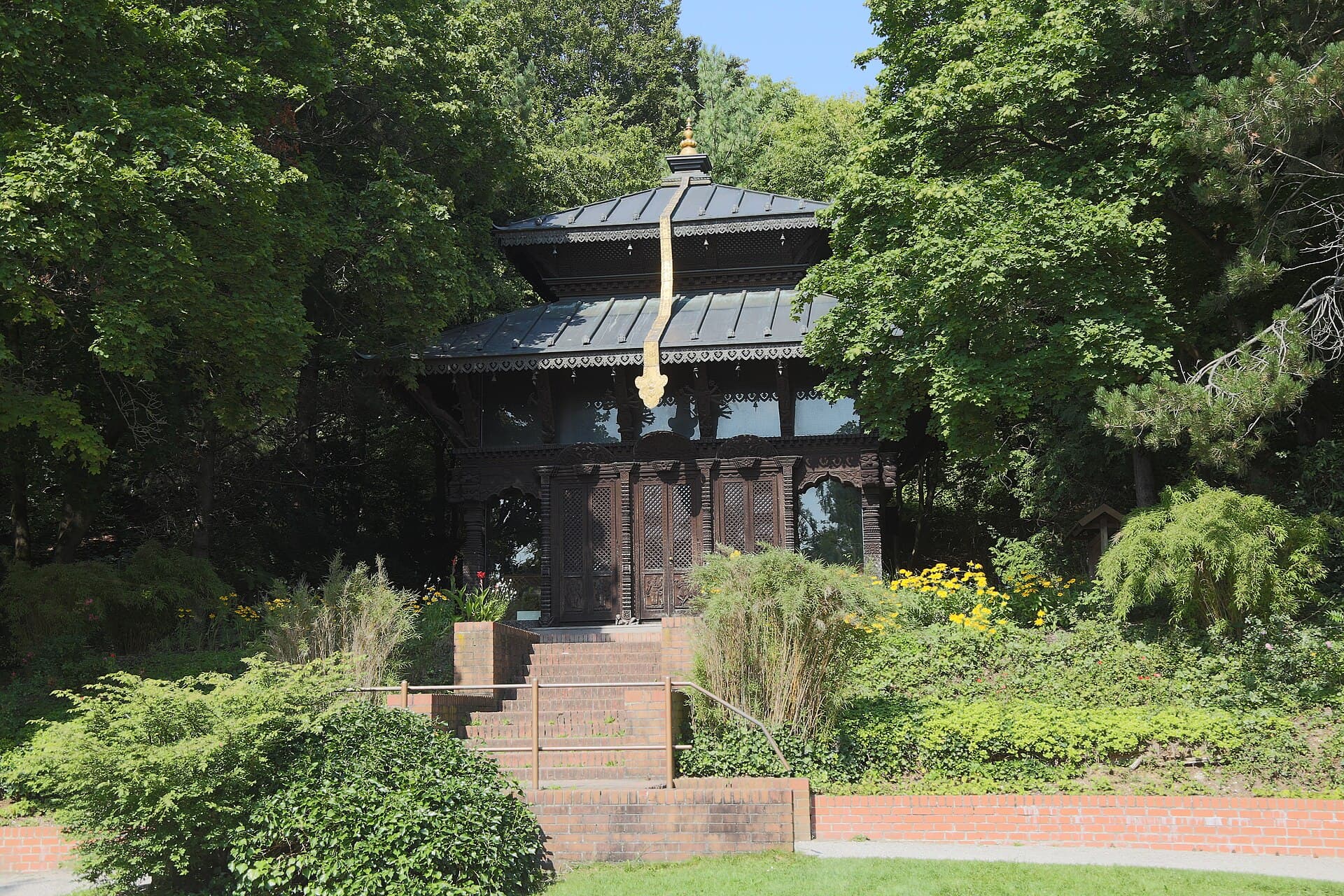 La pagoda nepalese del Westpark, parte del giardino asiatico realizzato per l'esposizione internazionale del 1983.